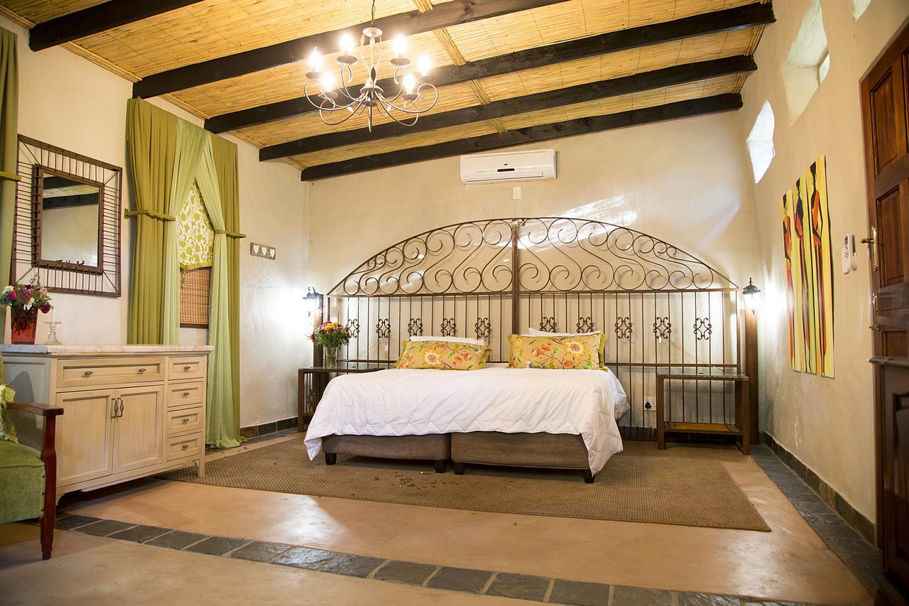 Bush Lovers Lodge โมดิมอเลอ ภายนอก รูปภาพ