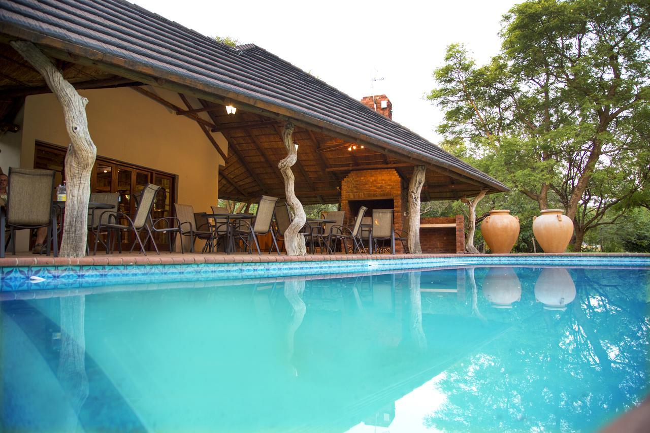 Bush Lovers Lodge โมดิมอเลอ ภายนอก รูปภาพ